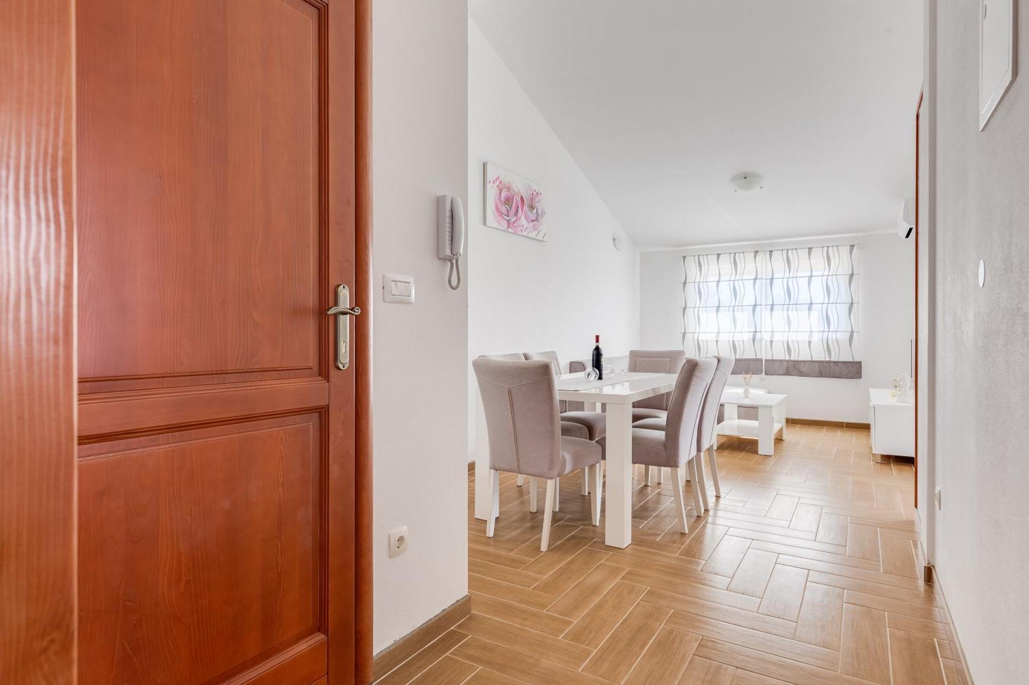 Apartmani Pocrnic Pakoštane Eksteriør bilde