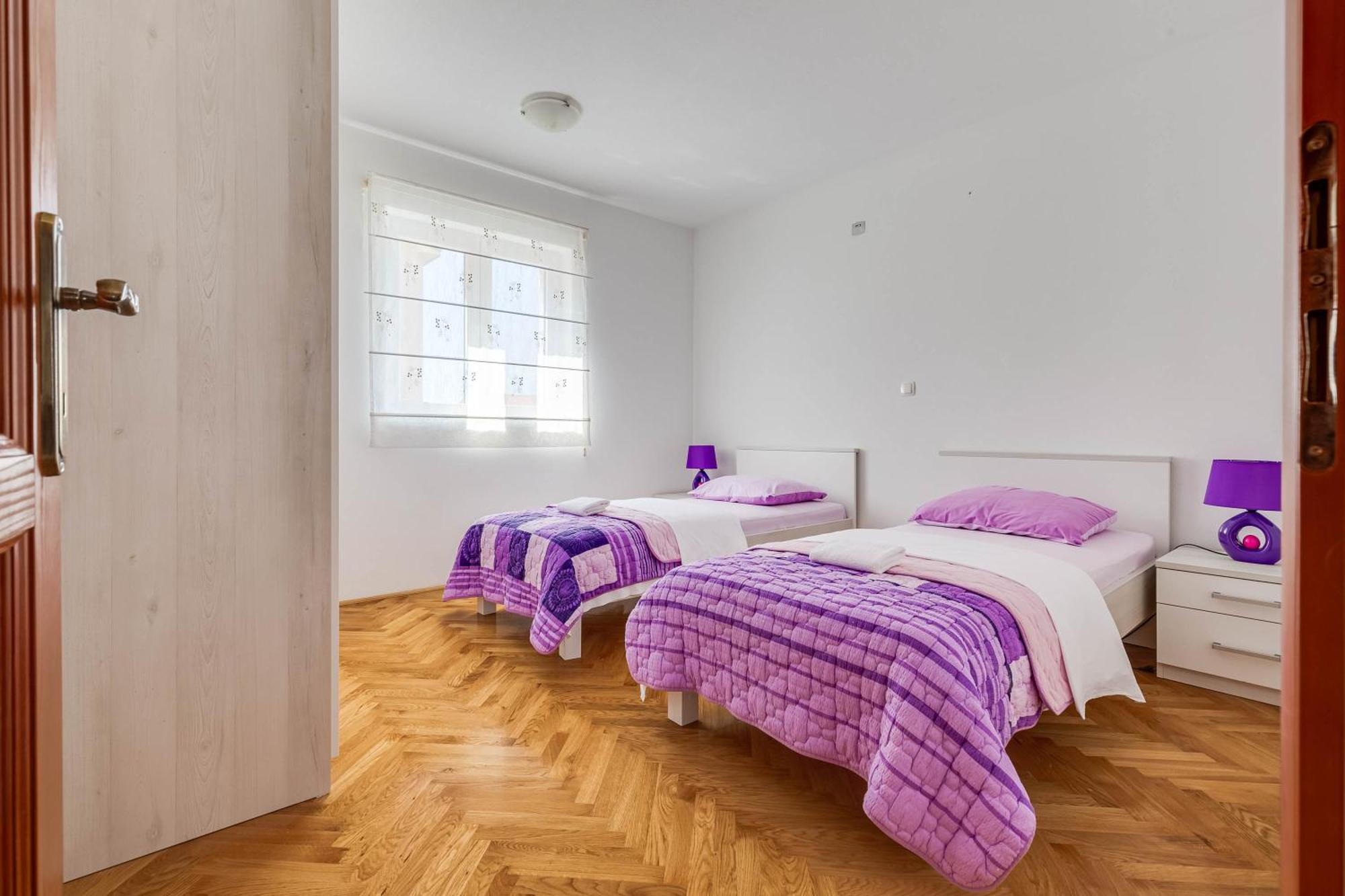 Apartmani Pocrnic Pakoštane Eksteriør bilde