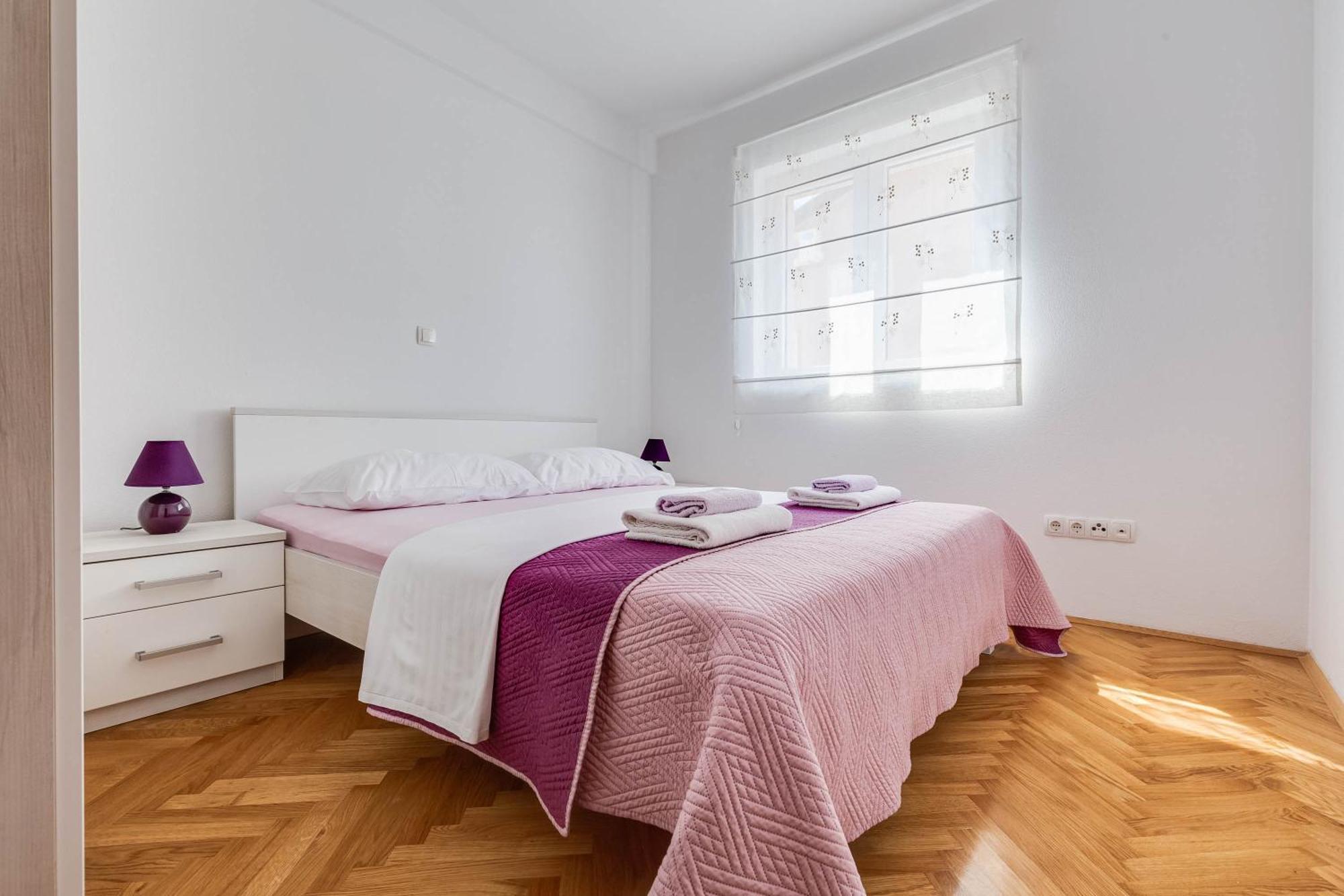 Apartmani Pocrnic Pakoštane Eksteriør bilde