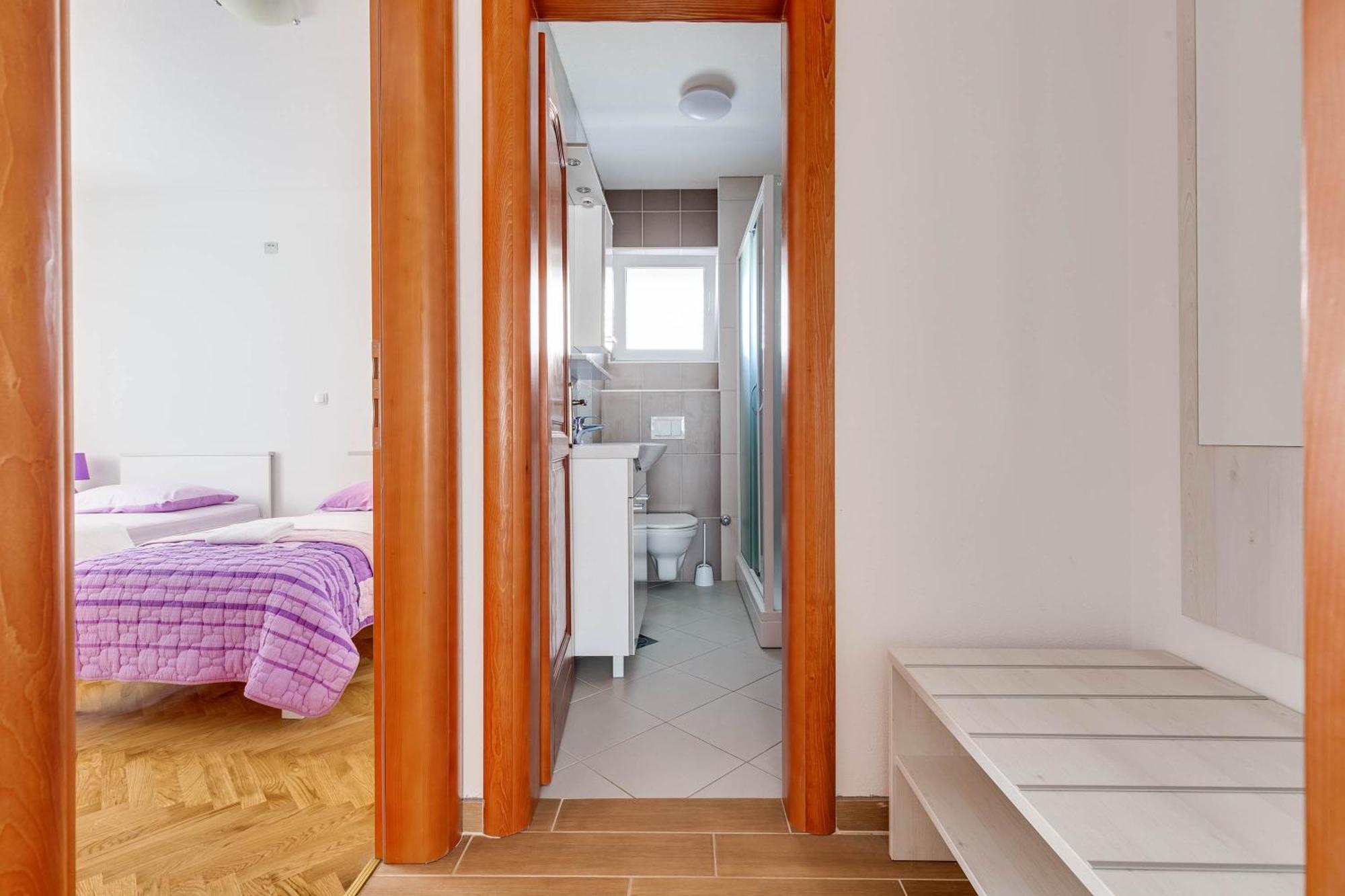 Apartmani Pocrnic Pakoštane Eksteriør bilde